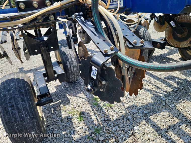 image for item DQ1828 Blu-Jet Land Runner  NH3 applicator