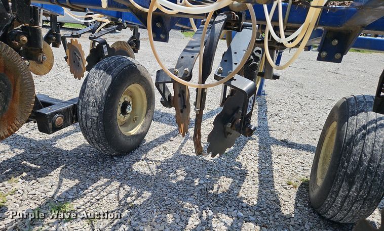 image for item DQ1828 Blu-Jet Land Runner  NH3 applicator