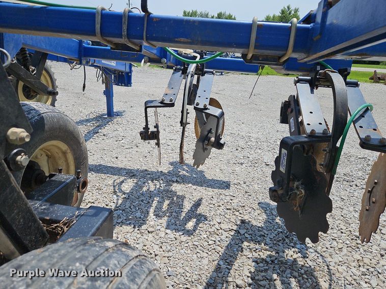 image for item DQ1828 Blu-Jet Land Runner  NH3 applicator