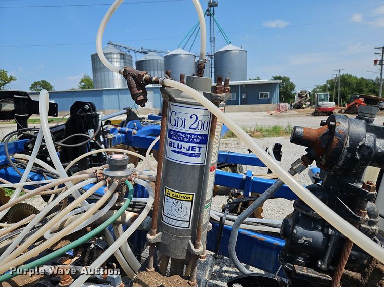 image for item DQ1828 Blu-Jet Land Runner  NH3 applicator