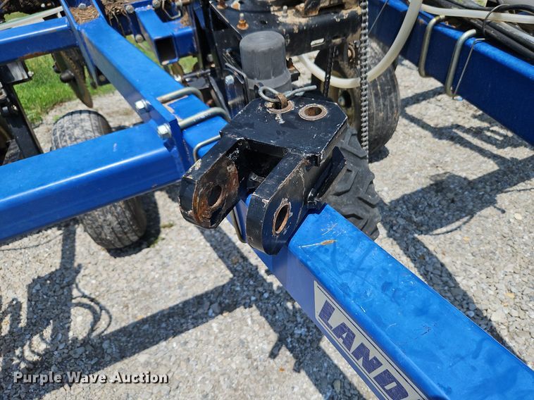 image for item DQ1828 Blu-Jet Land Runner  NH3 applicator