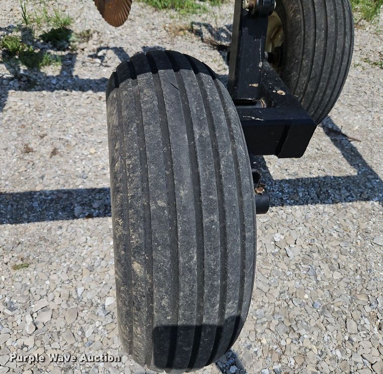 image for item DQ1828 Blu-Jet Land Runner  NH3 applicator