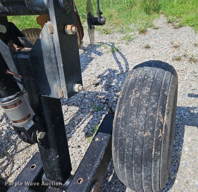 image for item DQ1828 Blu-Jet Land Runner  NH3 applicator