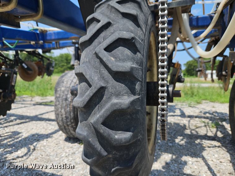 image for item DQ1828 Blu-Jet Land Runner  NH3 applicator