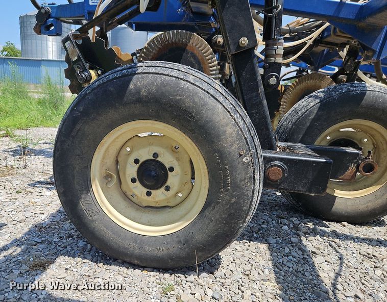 image for item DQ1828 Blu-Jet Land Runner  NH3 applicator