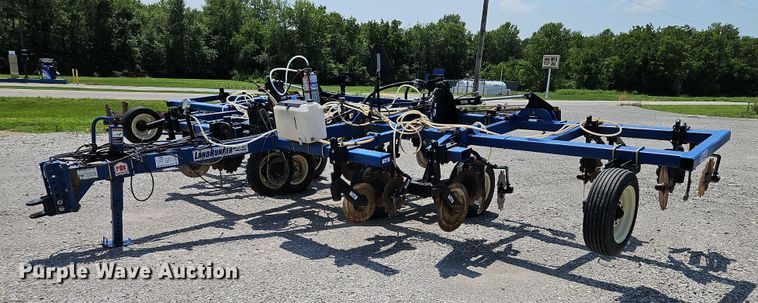 image for item DQ1829 Blu-Jet Land Runner  NH3 applicator