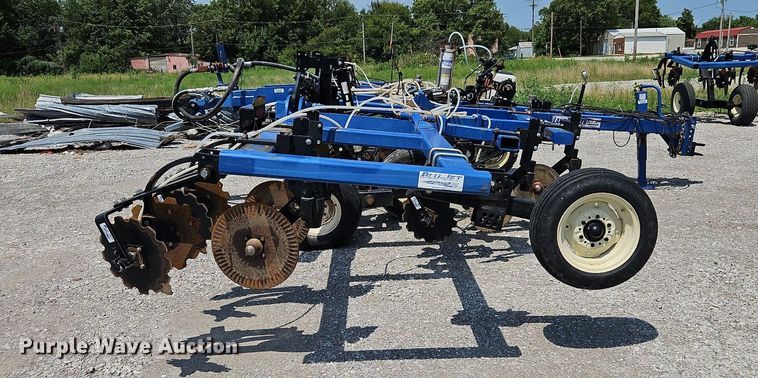 image for item DQ1829 Blu-Jet Land Runner  NH3 applicator
