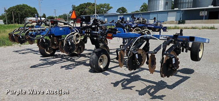 image for item DQ1829 Blu-Jet Land Runner  NH3 applicator