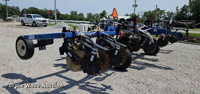 image for item DQ1829 Blu-Jet Land Runner  NH3 applicator