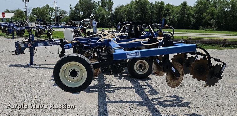 image for item DQ1829 Blu-Jet Land Runner  NH3 applicator