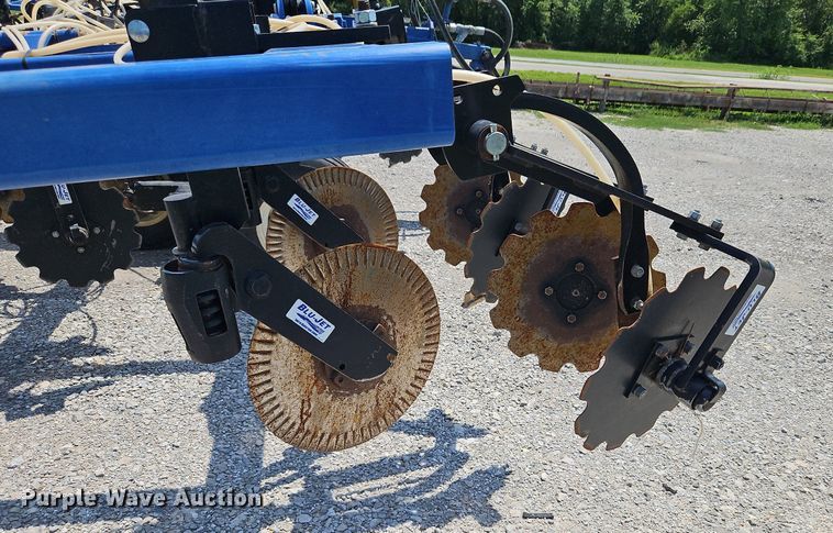 image for item DQ1829 Blu-Jet Land Runner  NH3 applicator