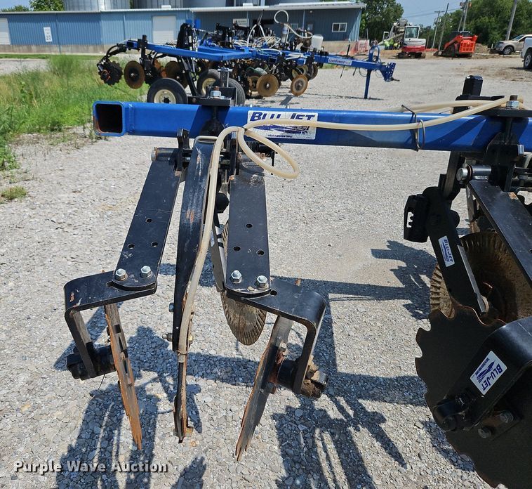 image for item DQ1829 Blu-Jet Land Runner  NH3 applicator