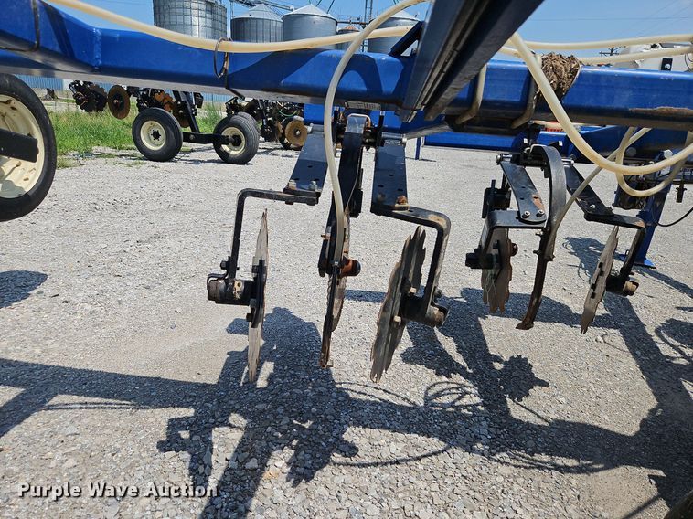 image for item DQ1829 Blu-Jet Land Runner  NH3 applicator