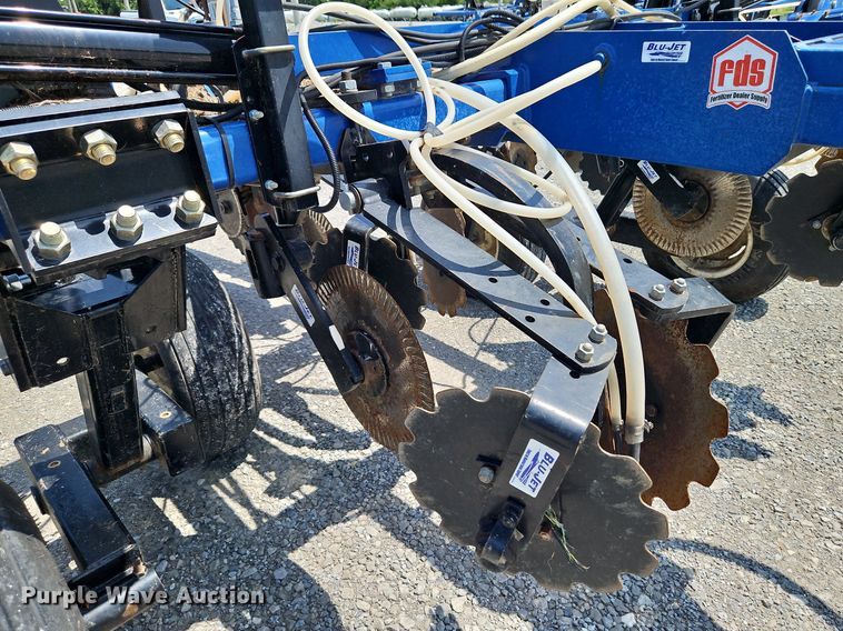 image for item DQ1829 Blu-Jet Land Runner  NH3 applicator