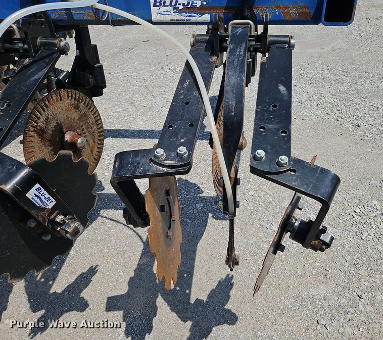 image for item DQ1829 Blu-Jet Land Runner  NH3 applicator