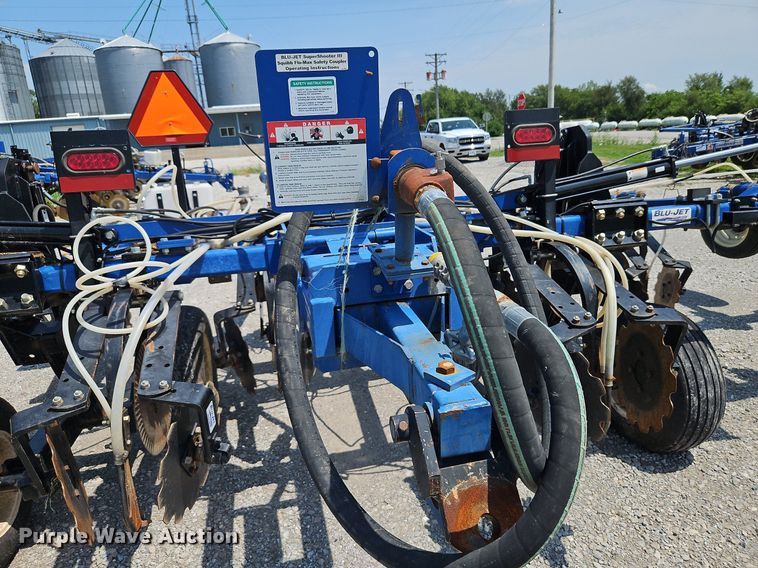 image for item DQ1829 Blu-Jet Land Runner  NH3 applicator