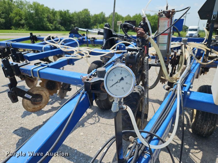 image for item DQ1829 Blu-Jet Land Runner  NH3 applicator