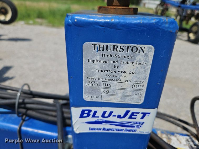 image for item DQ1829 Blu-Jet Land Runner  NH3 applicator