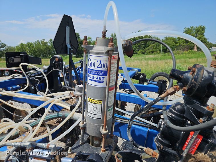 image for item DQ1829 Blu-Jet Land Runner  NH3 applicator