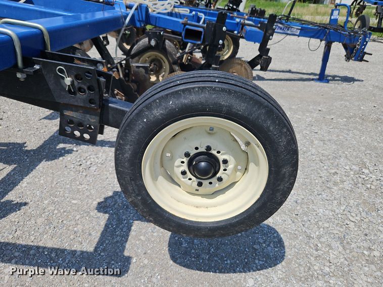 image for item DQ1829 Blu-Jet Land Runner  NH3 applicator