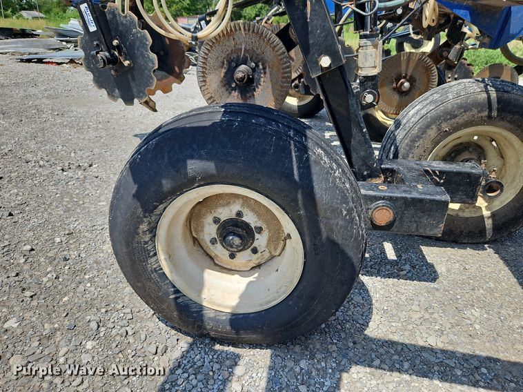 image for item DQ1829 Blu-Jet Land Runner  NH3 applicator