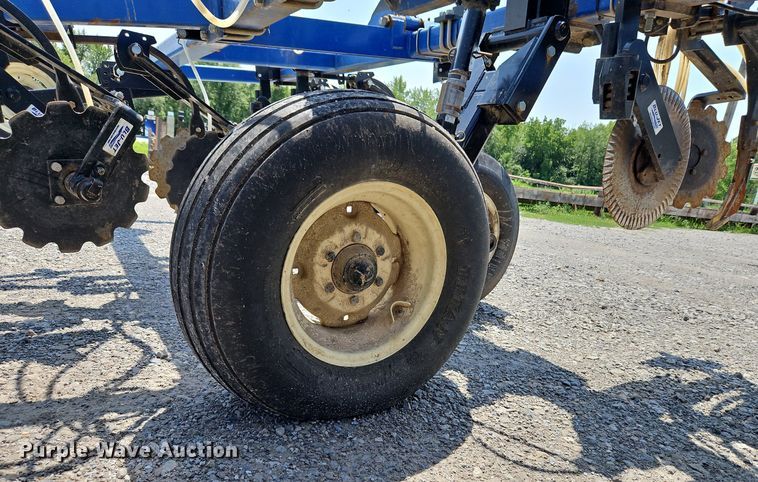 image for item DQ1829 Blu-Jet Land Runner  NH3 applicator