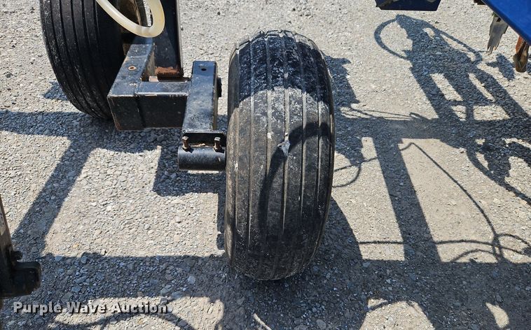 image for item DQ1829 Blu-Jet Land Runner  NH3 applicator