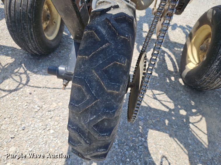 image for item DQ1829 Blu-Jet Land Runner  NH3 applicator