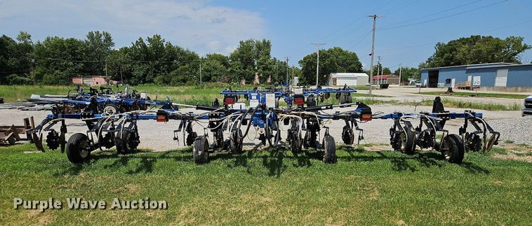 image for item DQ1830 Blu-Jet Land Runner  NH3 applicator