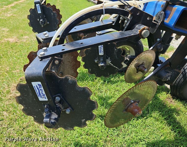 image for item DQ1830 Blu-Jet Land Runner  NH3 applicator