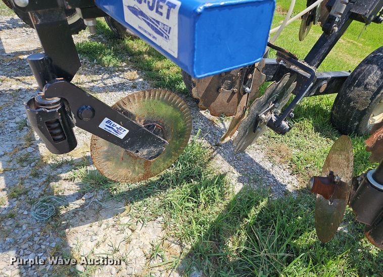 image for item DQ1830 Blu-Jet Land Runner  NH3 applicator