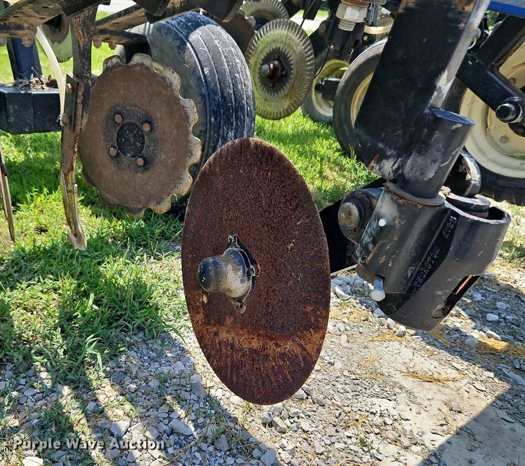 image for item DQ1830 Blu-Jet Land Runner  NH3 applicator