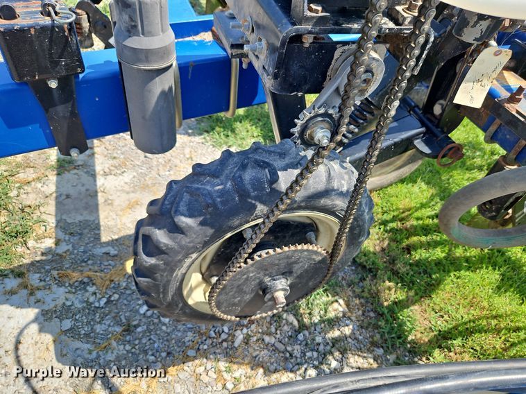 image for item DQ1830 Blu-Jet Land Runner  NH3 applicator