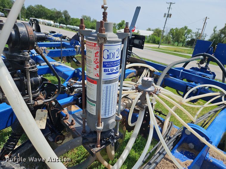 image for item DQ1830 Blu-Jet Land Runner  NH3 applicator