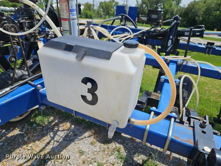 image for item DQ1830 Blu-Jet Land Runner  NH3 applicator