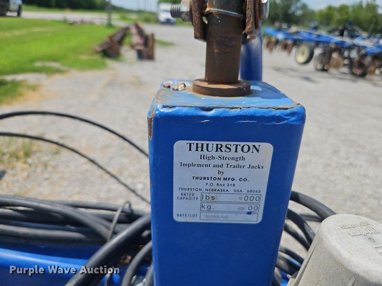 image for item DQ1830 Blu-Jet Land Runner  NH3 applicator