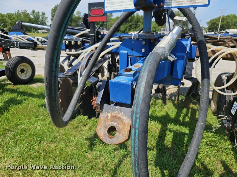 image for item DQ1830 Blu-Jet Land Runner  NH3 applicator