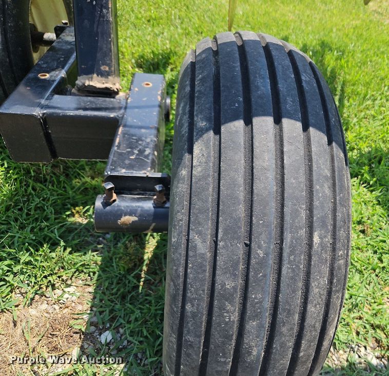 image for item DQ1830 Blu-Jet Land Runner  NH3 applicator