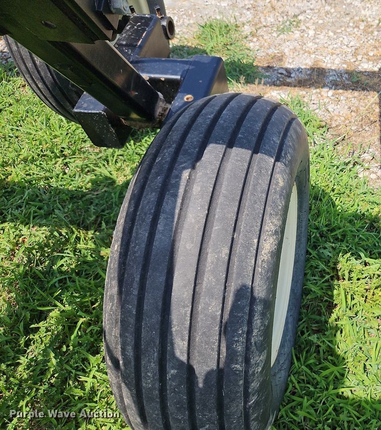 image for item DQ1830 Blu-Jet Land Runner  NH3 applicator