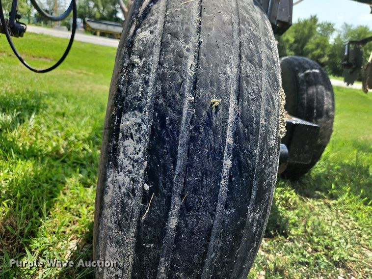 image for item DQ1830 Blu-Jet Land Runner  NH3 applicator