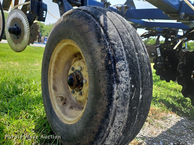 image for item DQ1830 Blu-Jet Land Runner  NH3 applicator