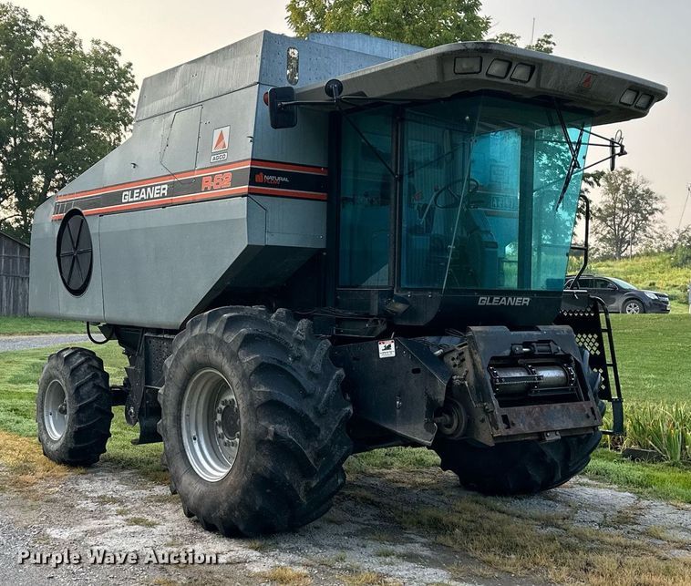 image for item DS2063 1996 Gleaner R62  combine