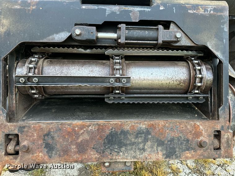 image for item DS2063 1996 Gleaner R62  combine