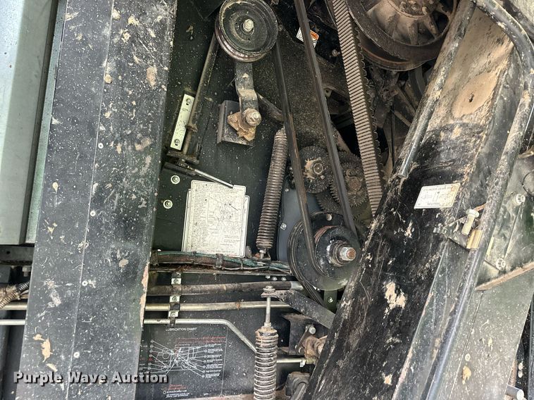 image for item DS2063 1996 Gleaner R62  combine