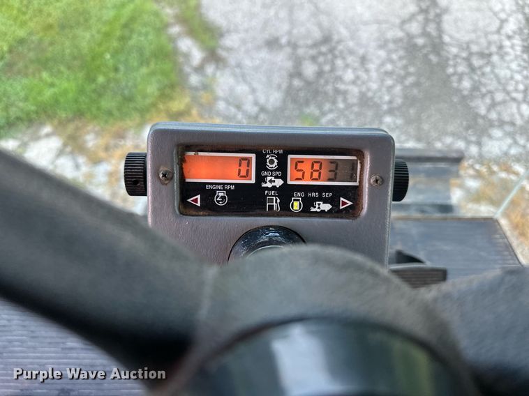 image for item DS2063 1996 Gleaner R62  combine