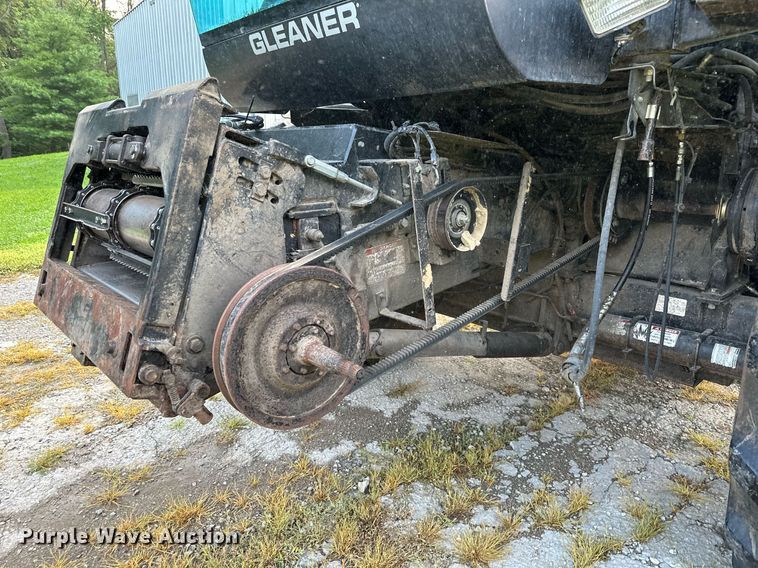 image for item DS2063 1996 Gleaner R62  combine