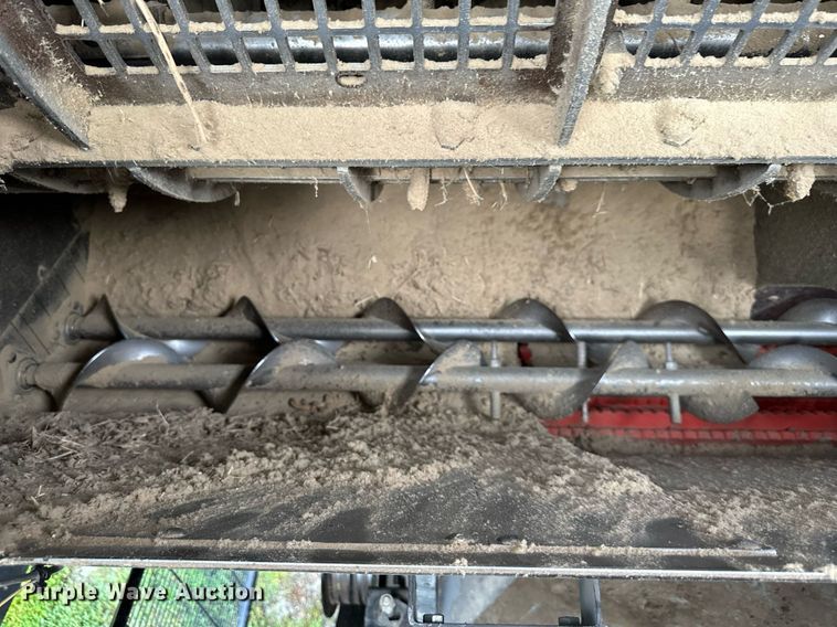 image for item DS2063 1996 Gleaner R62  combine