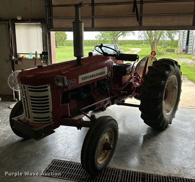 image for item DS2149 1957 International Harvester 350 Utility  tractor