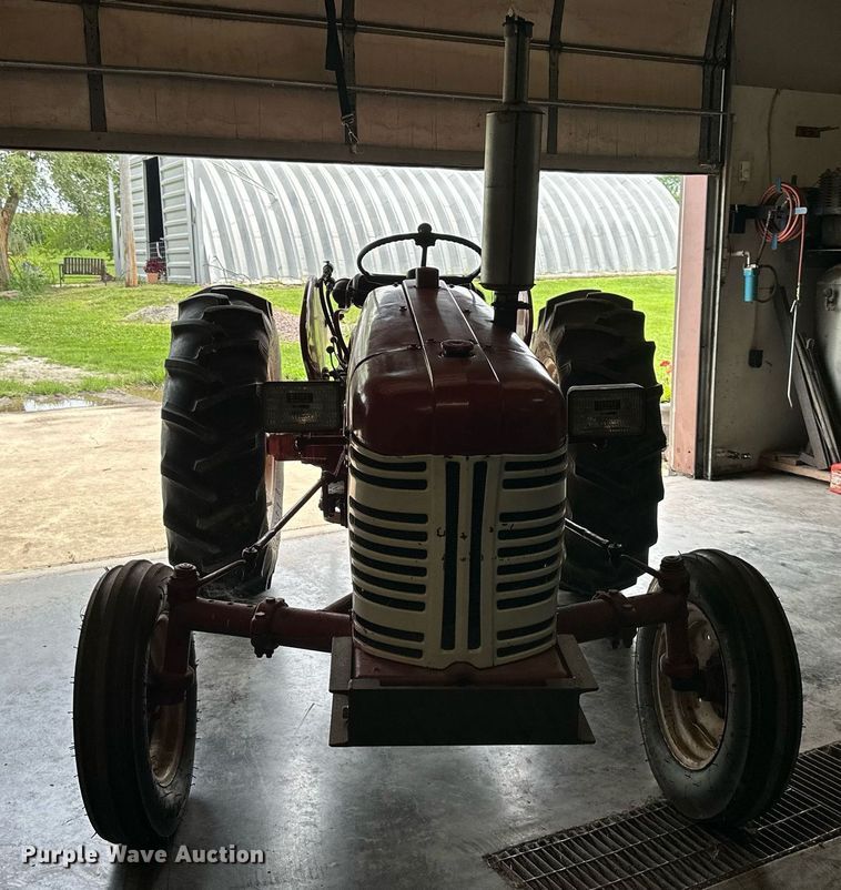 image for item DS2149 1957 International Harvester 350 Utility  tractor