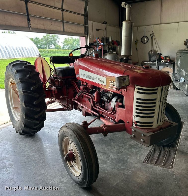 image for item DS2149 1957 International Harvester 350 Utility  tractor